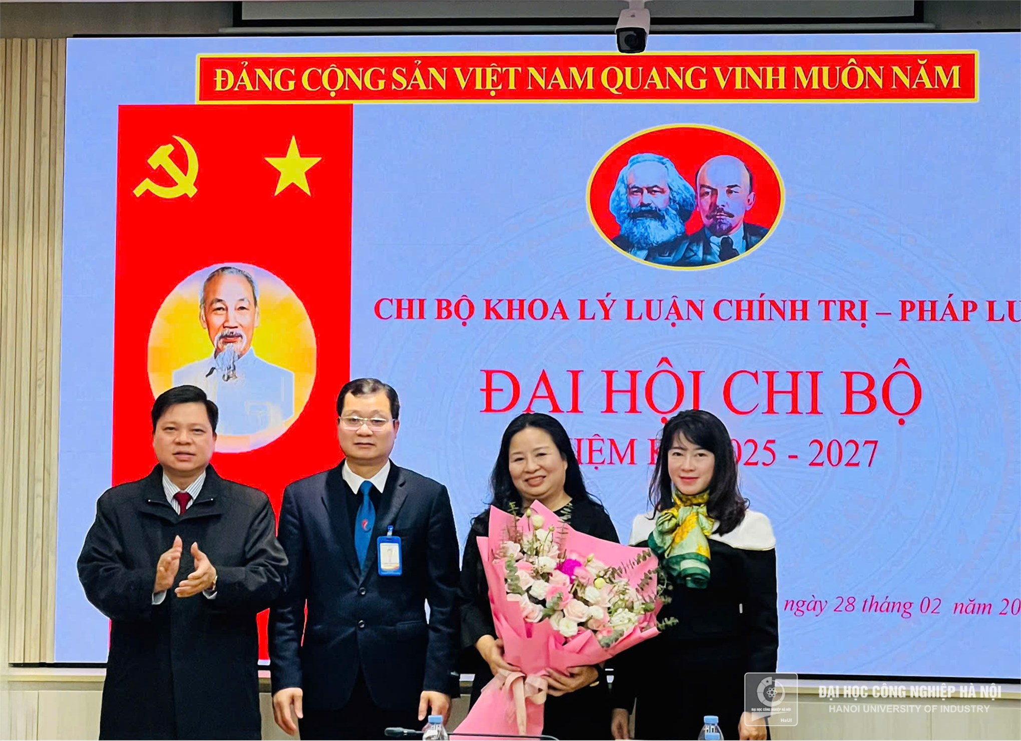 Đại hội các chi bộ, đảng bộ bộ phận: Đổi mới phương thức lãnh đạo, phát huy vai trò của công tác cán bộ để nâng cao năng lực lãnh đạo của Đảng