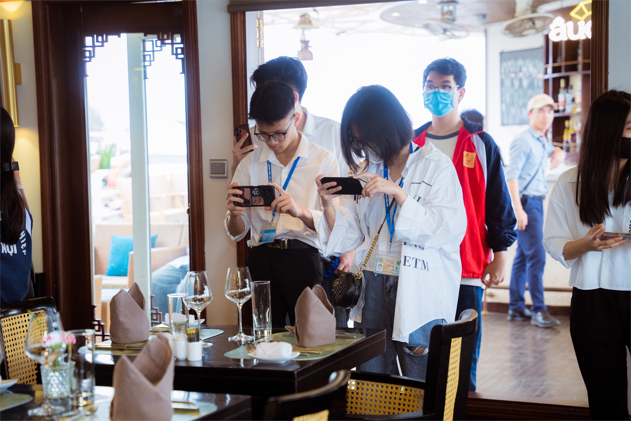 Sinh viên ngành Quản trị khách sạn, ngành Quản trị nhà hàng và dịch vụ ăn uống, Đại học Công nghiệp Hà Nội với hoạt động trải nghiệm thực tế