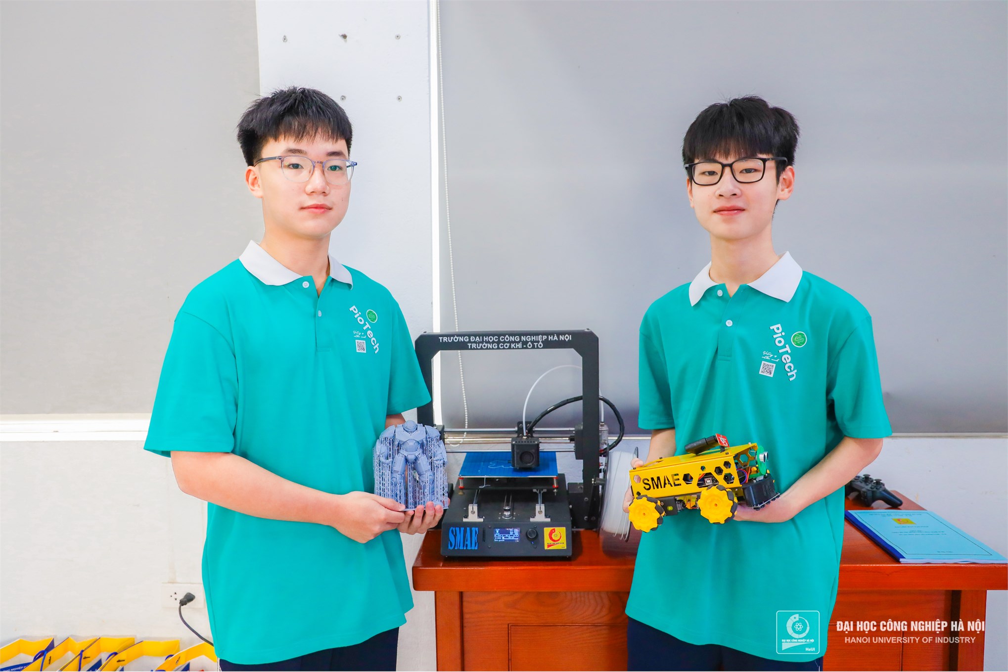 The collaboration with Quoc Oai High School reflects HaUI’s commitment to playing an active role in the community, fostering educational growth, and supporting sustainable development