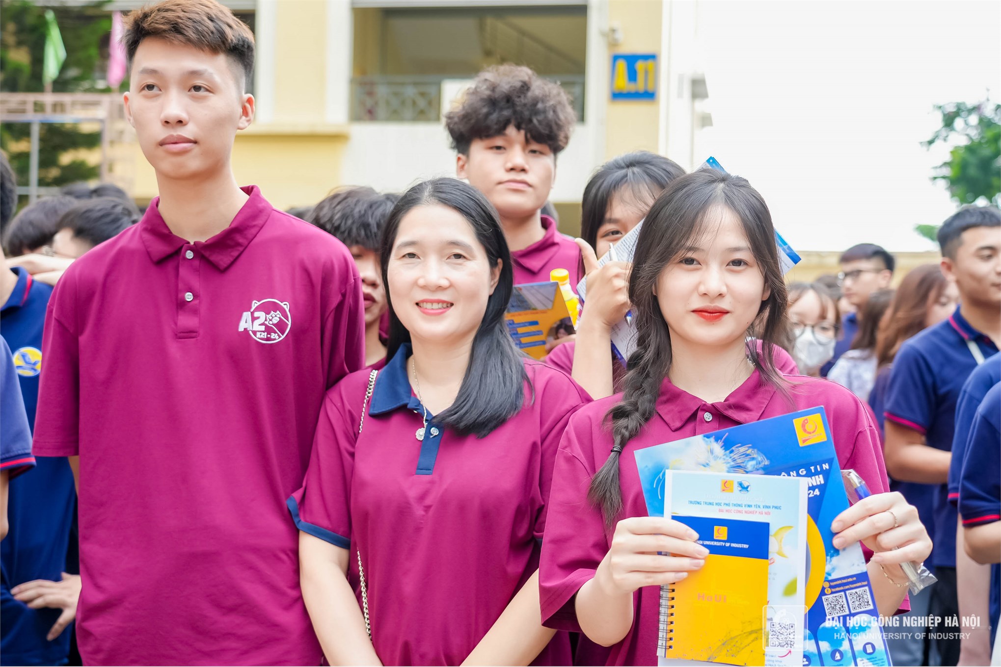 HaUI Welcomes Vinh Yen High School for an Enriching Campus Experience