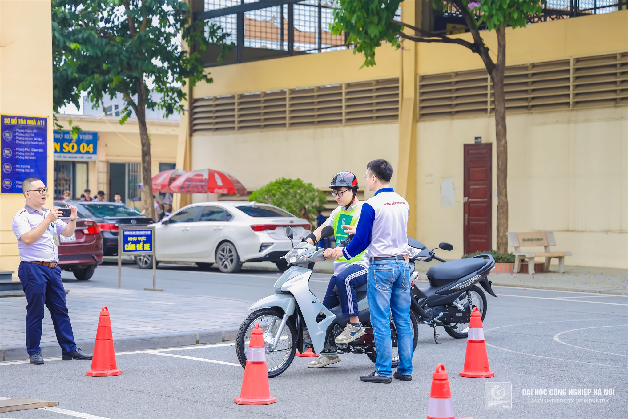 Đẩy mạnh tuyên truyền, phổ biến Luật Giao thông đường bộ cho sinh viên Đại học Công nghiệp Hà Nội
