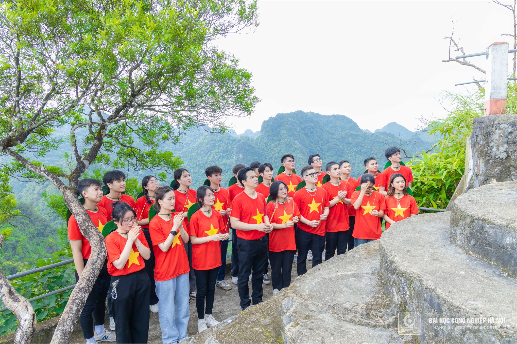 Hành trình làm theo lời Bác của đoàn sinh viên tiêu biểu Đại học Công nghiệp Hà Nội