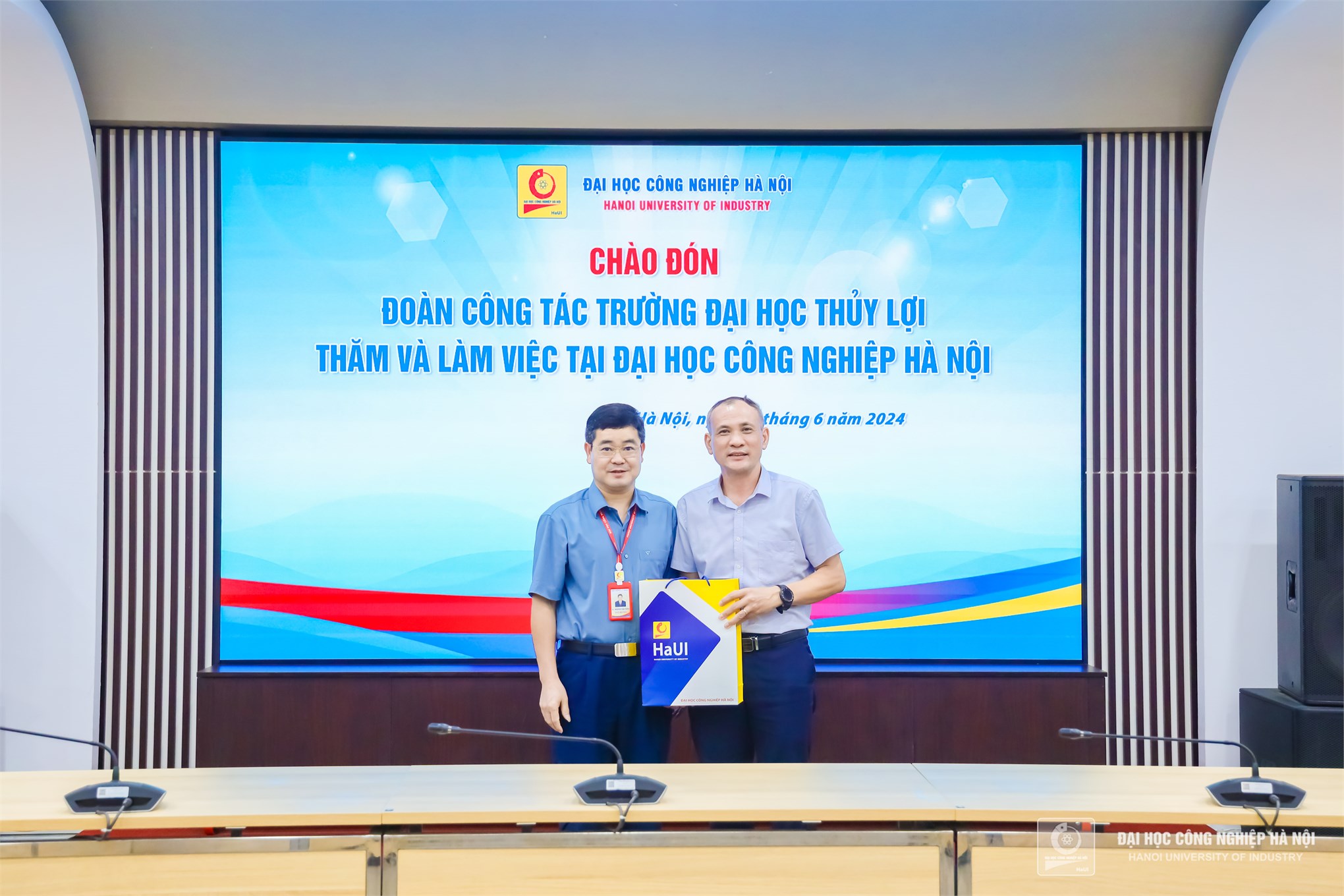 Tăng cường phối hợp, trao đổi kinh nghiệm chuyển đổi số giữa Đại học Công nghiệp Hà Nội và Trường Đại học Thuỷ Lợi