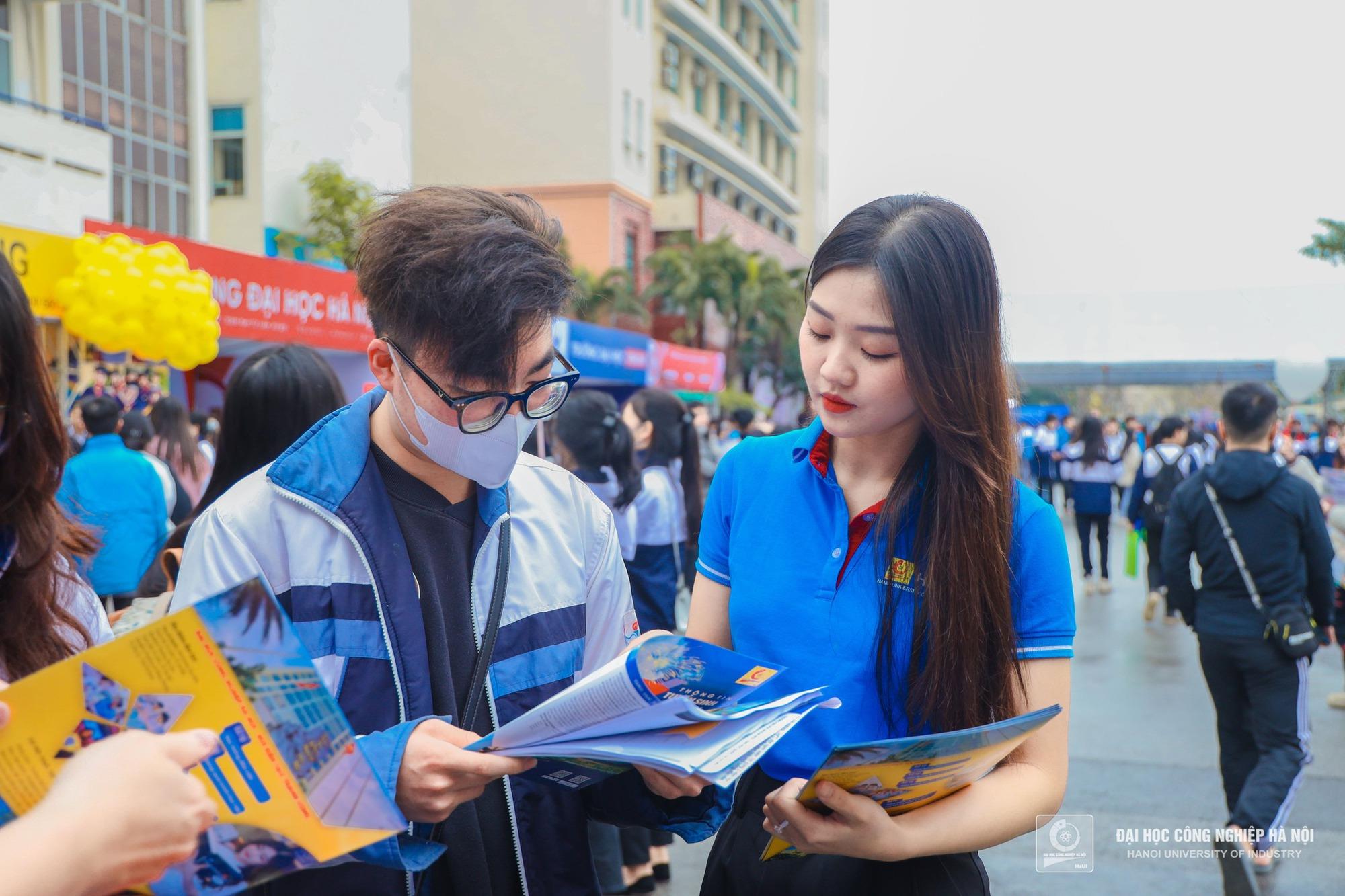 [chinhphu] TUYỂN SINH 2024: Điểm chuẩn xét tuyển sớm Trường Đại học Công nghiệp Hà Nội