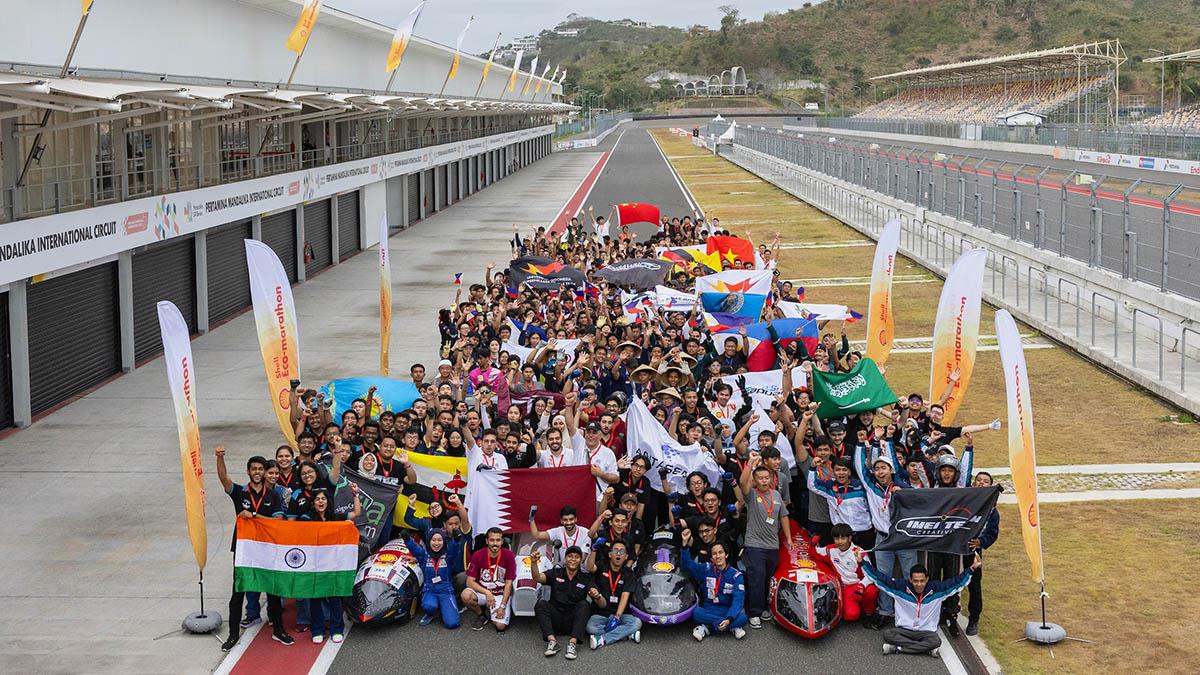 [xedoisong] Hai đội sinh viên Việt Nam chế tạo xe siêu tiết kiệm năng lượng tranh tài cuộc thi quốc tế Shell Eco-marathon 2024