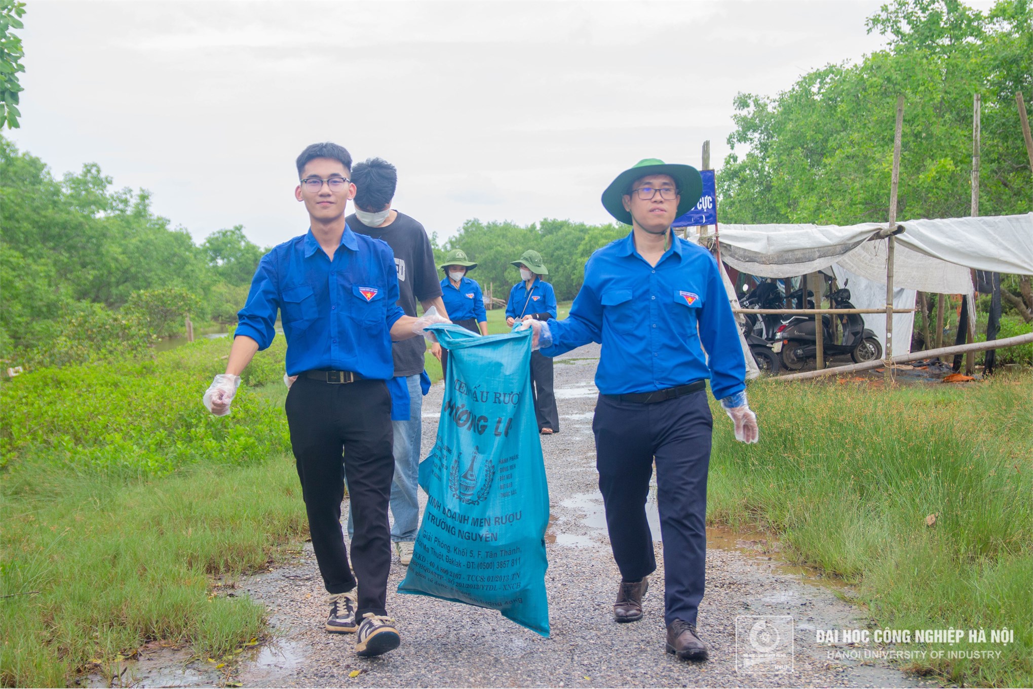 Mùa hè xanh 2024 – Hành trình lan tỏa yêu thương của sinh viên Trường Đại học Công nghiệp Hà Nội 