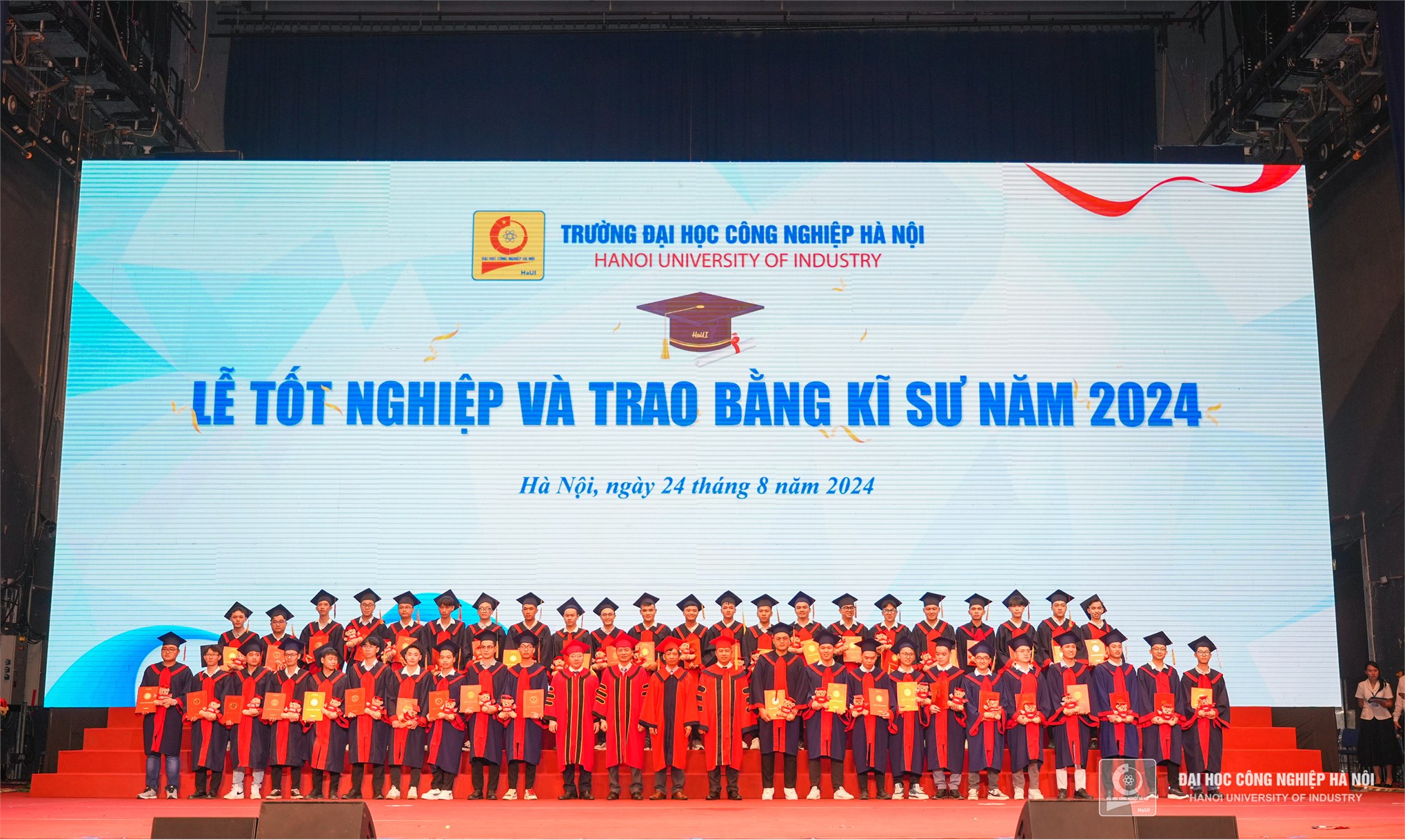 Tân Tiến sĩ, Thạc sĩ, Kĩ sư, Cử nhân tốt nghiệp năm 2024: Sự khởi đầu cho một hành trình phát triển mới trong tương lai