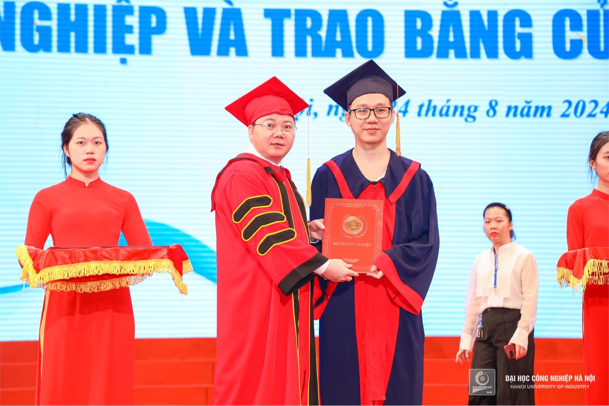 Tân Tiến sĩ, Thạc sĩ, Kĩ sư, Cử nhân tốt nghiệp năm 2024: Sự khởi đầu cho một hành trình phát triển mới trong tương lai