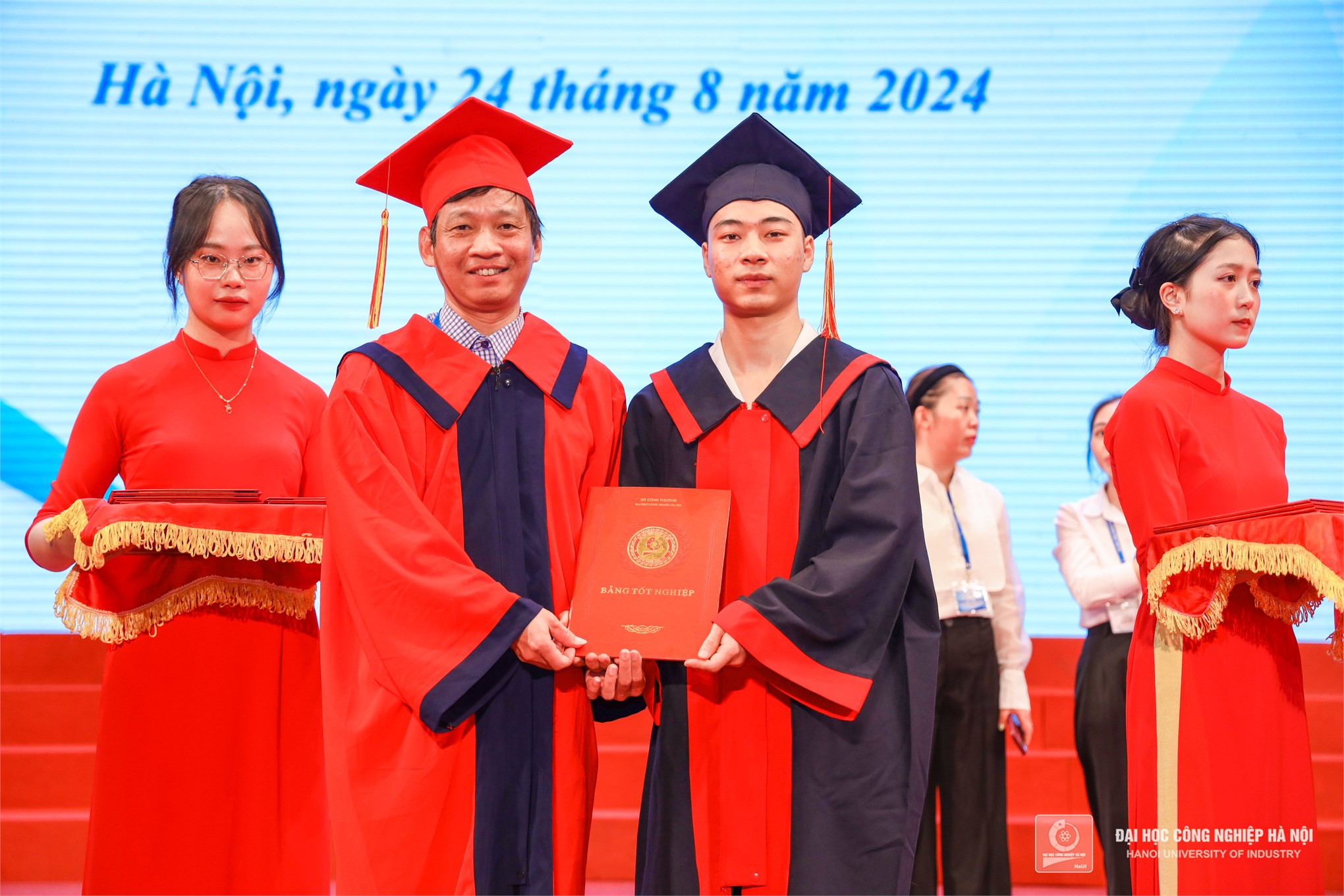 Tân Tiến sĩ, Thạc sĩ, Kĩ sư, Cử nhân tốt nghiệp năm 2024: Sự khởi đầu cho một hành trình phát triển mới trong tương lai