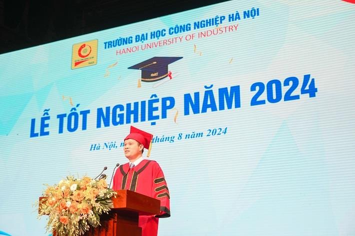 [tapchicongthuong] Đại học Công nghiệp Hà Nội: Trao bằng cho gần 6.000 tiến sĩ, thạc sĩ, kĩ sư, cử nhân