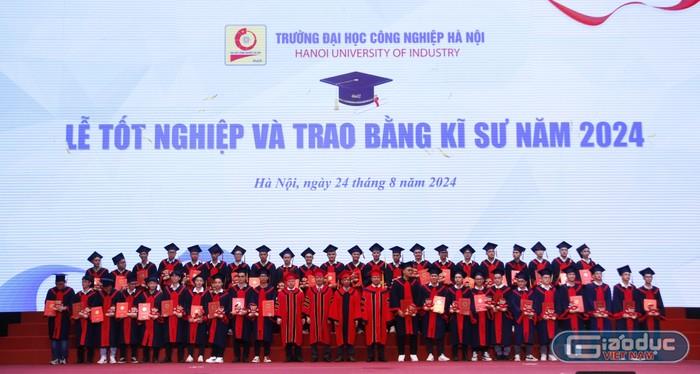 [giaoduc] HaUI trao bằng tốt nghiệp cho gần 6.000 tiến sĩ, thạc sĩ, kỹ sư, cử nhân