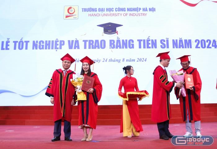 [giaoduc] HaUI trao bằng tốt nghiệp cho gần 6.000 tiến sĩ, thạc sĩ, kỹ sư, cử nhân