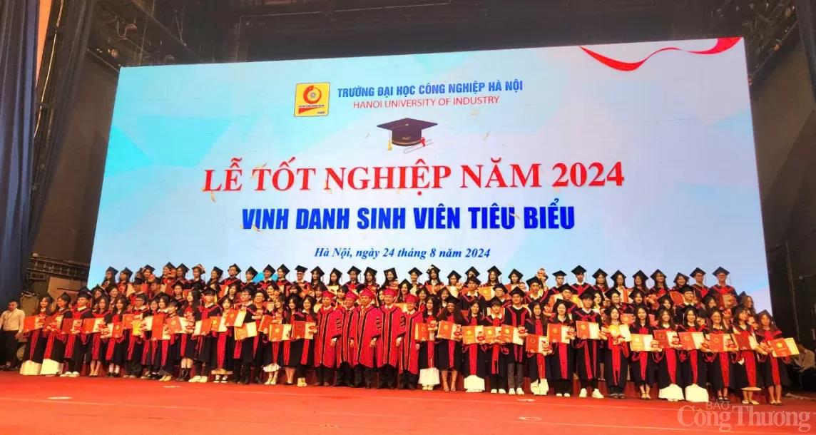 [congthuong] HaUI trao bằng tốt nghiệp cho gần 6.000 tân Tiến sĩ, Thạc sĩ, Kĩ sư và Cử nhân