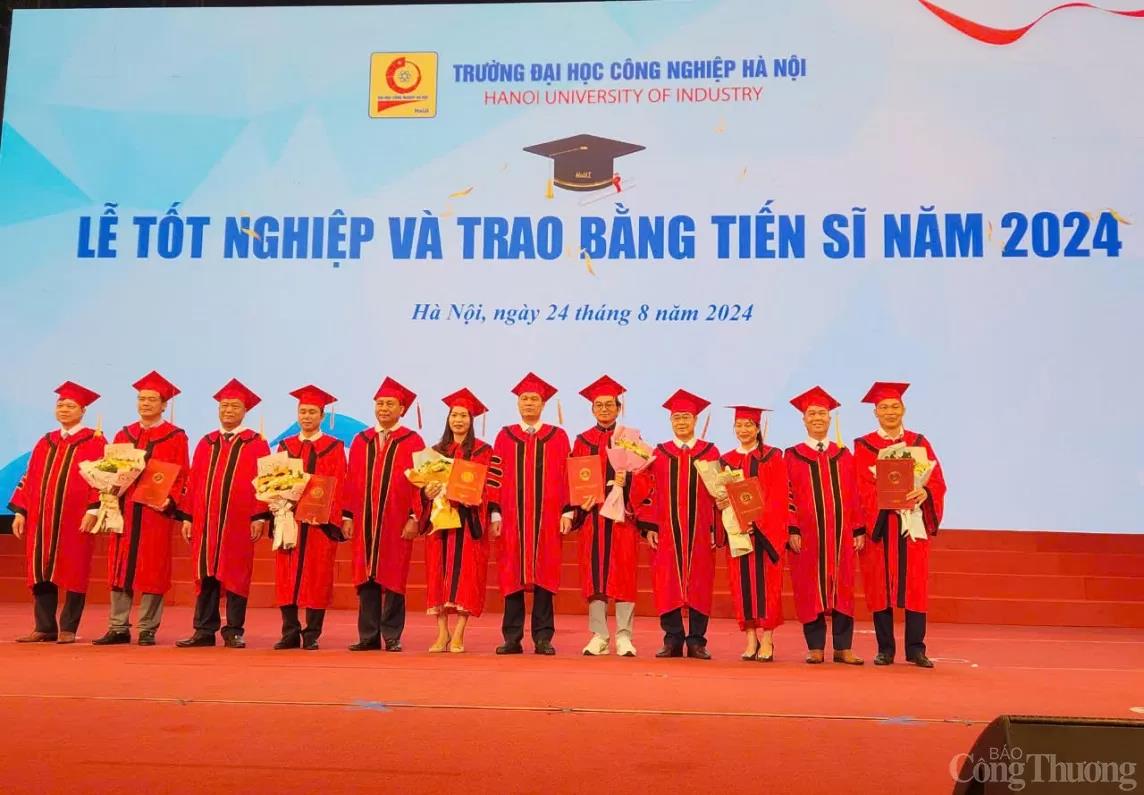 [congthuong] HaUI trao bằng tốt nghiệp cho gần 6.000 tân Tiến sĩ, Thạc sĩ, Kĩ sư và Cử nhân