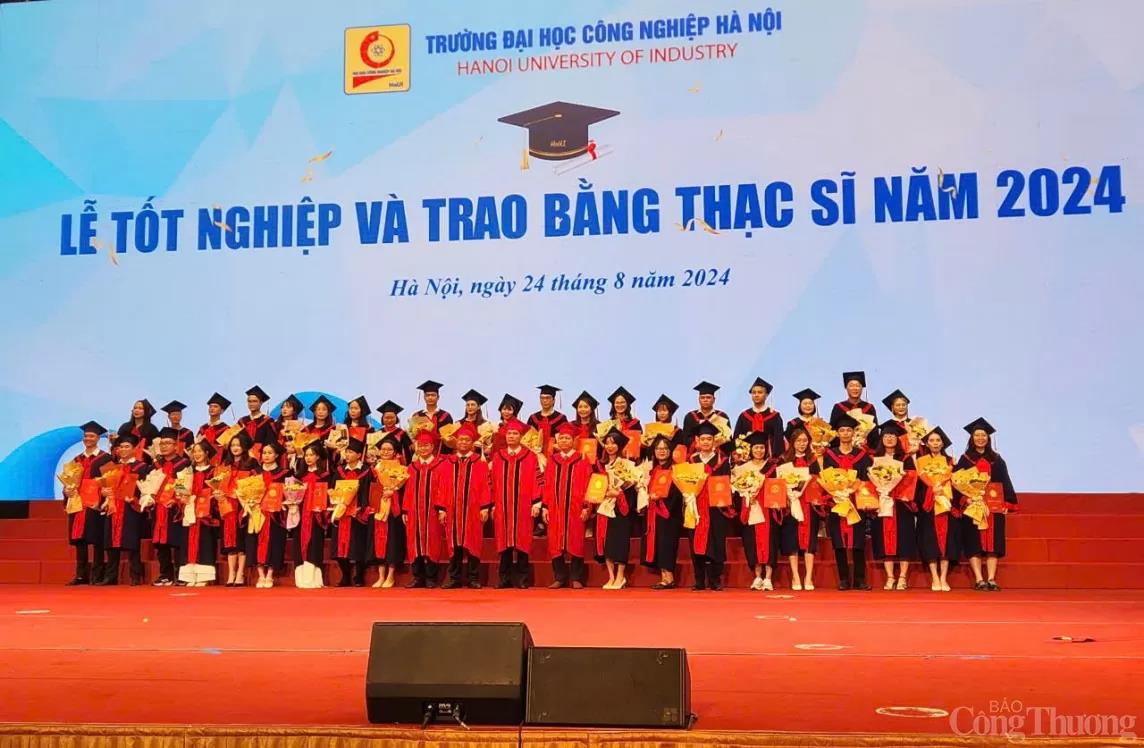 [congthuong] HaUI trao bằng tốt nghiệp cho gần 6.000 tân Tiến sĩ, Thạc sĩ, Kĩ sư và Cử nhân