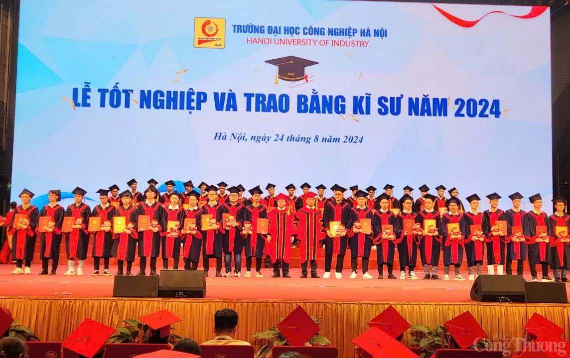 [congthuong] HaUI trao bằng tốt nghiệp cho gần 6.000 tân Tiến sĩ, Thạc sĩ, Kĩ sư và Cử nhân