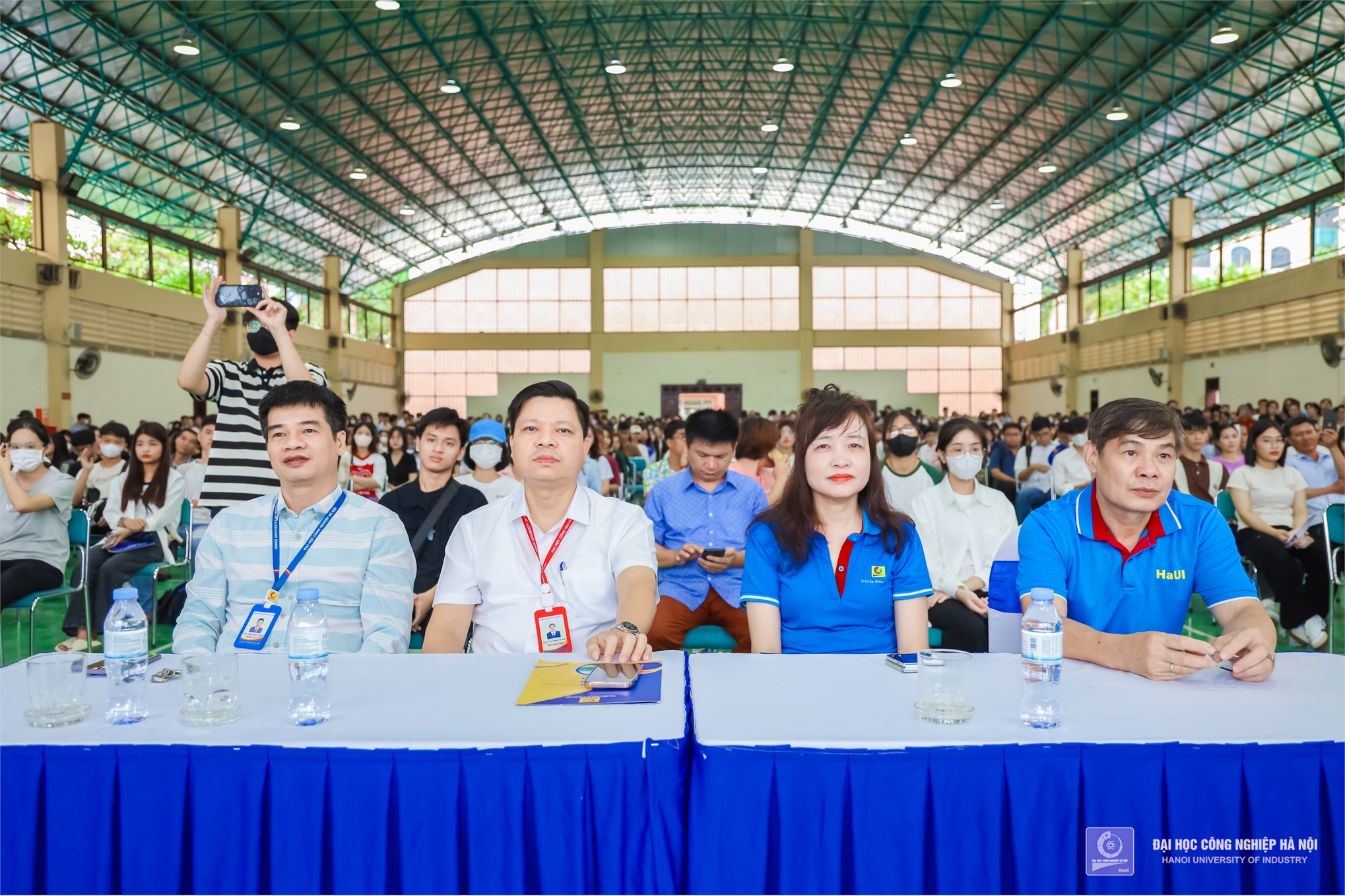 Sinh viên K19 - Hân hoan ngày tựu trường