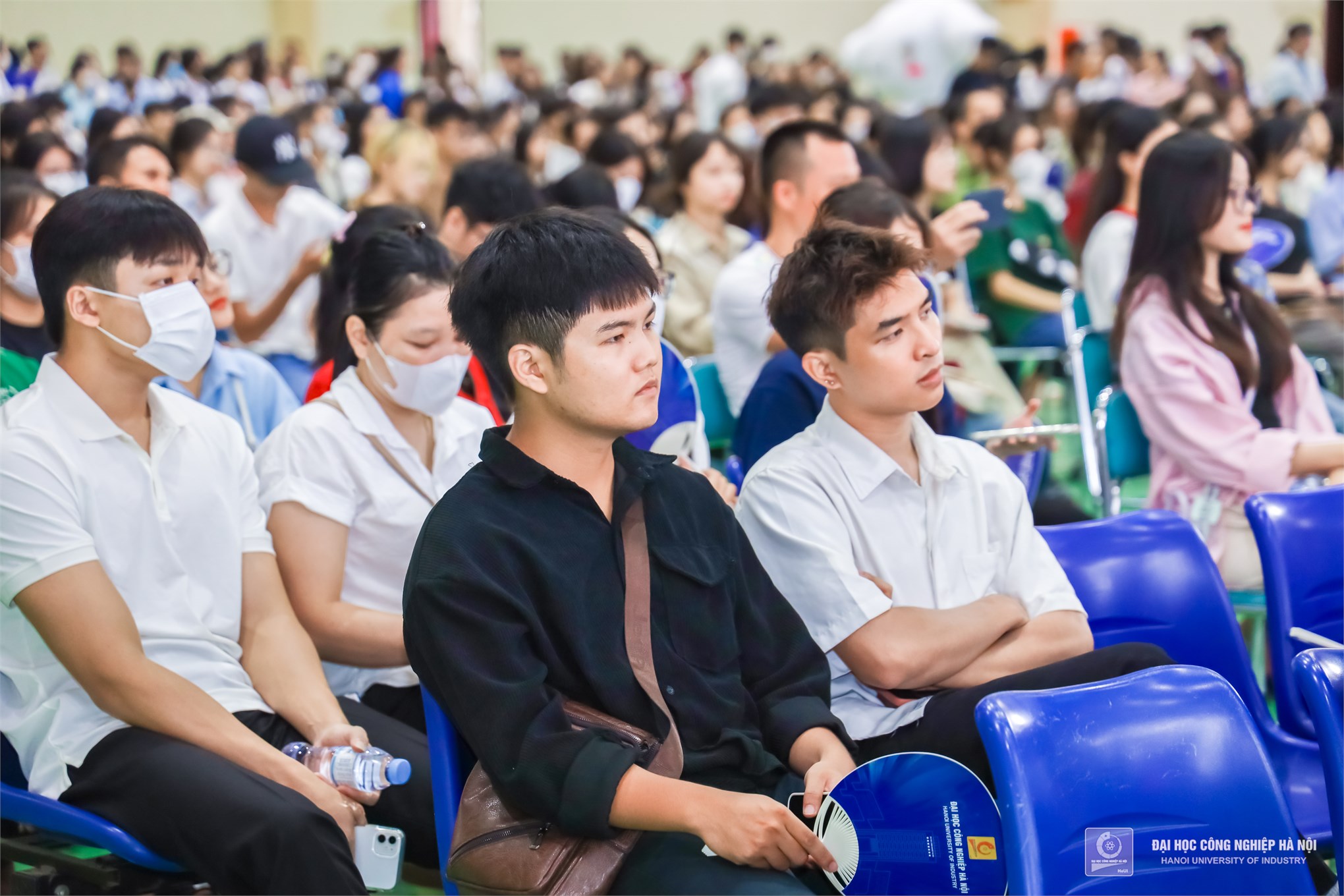 Sinh viên K19 - Hân hoan ngày tựu trường