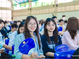 Trường Đại học Công nghiệp Hà Nội chi hơn 1 tỷ đồng hỗ trợ sinh viên có gia đình bị ảnh hưởng của thiên tai, tiếp tục nối dài hành trình sẻ chia khó khăn với cộng đồng