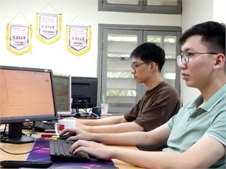 [laodong] Tỉ lệ sinh viên ngành Khoa học máy tính có việc làm tới 100%