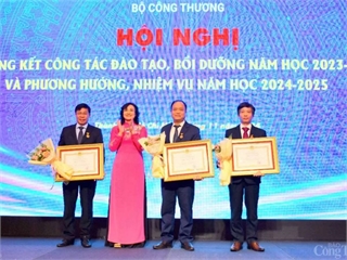 [congthuong] Thứ trưởng Phan Thị Thắng: Các cơ sở giáo dục đẩy mạnh đào tạo theo hướng hiện đại, hội nhập quốc tế