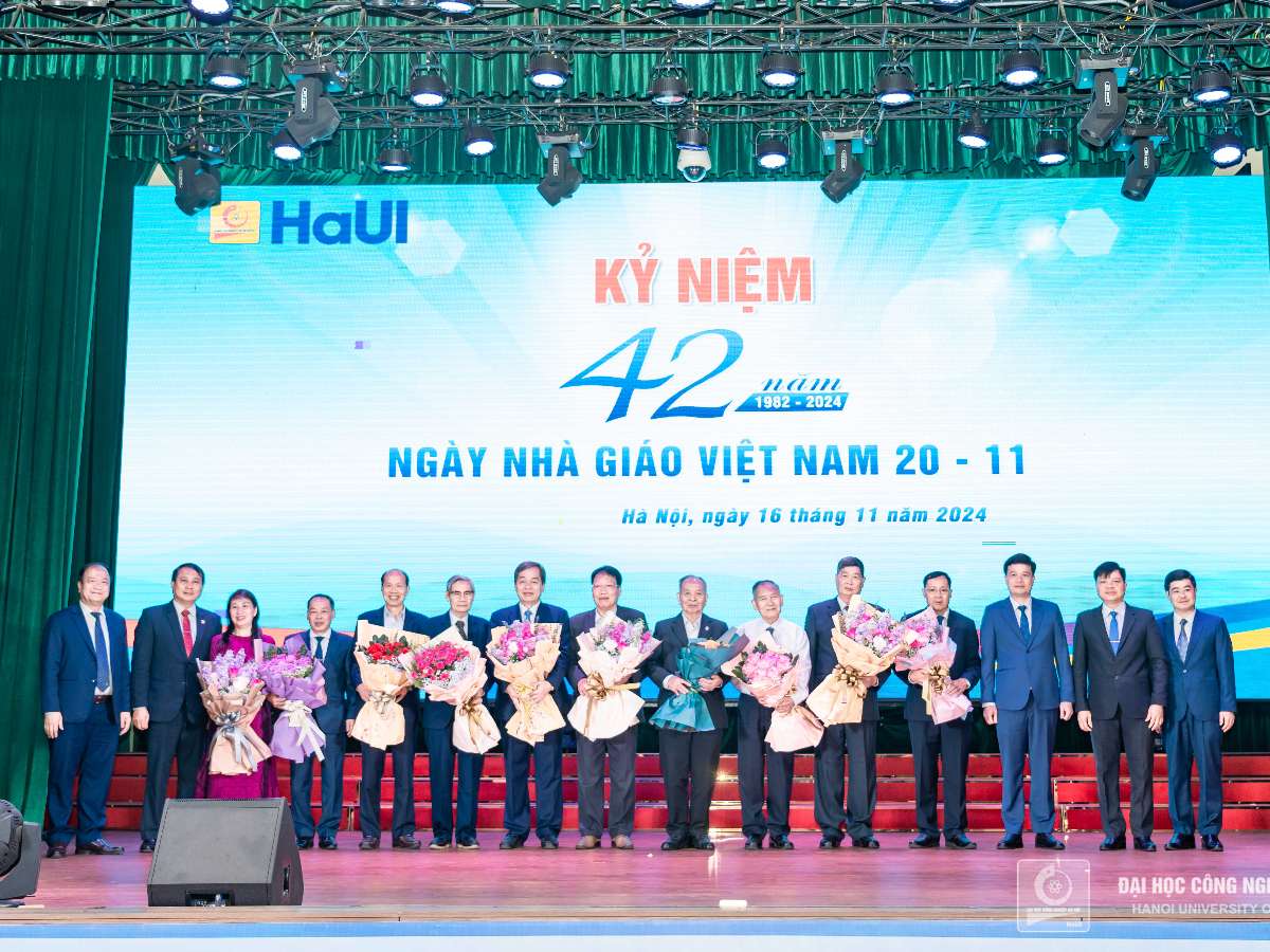 Trường Đại học Công nghiệp Hà Nội kỷ niệm Ngày Nhà giáo Việt Nam 20/11 và công bố các chương trình đào tạo đạt chuẩn quốc gia, quốc tế