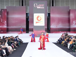 “Hồn Việt” tại Global Student Fashion Week 2025 - Sự giao thoa giữa truyền thống và hiện đại trong thiết kế dạ hội từ sinh viên ngành Thiết kế Thời trang HaUI