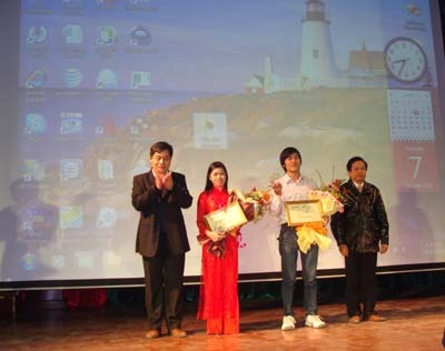 Trao giải Hội thi “Phần mềm HaUI Aptech Software 2009”