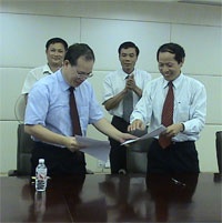 Đoàn Cán bộ Nhà trường thăm và làm việc với trường Đại học khoa học Công nghệ Điện tử  Quế Lâm, Quảng Tây, Trung Quốc