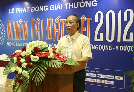 Phát động giải thưởng Nhân tài đất Việt 2012