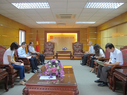 The JICA technical advisor visited and worked with Hanoi University of Industry (HaUI)