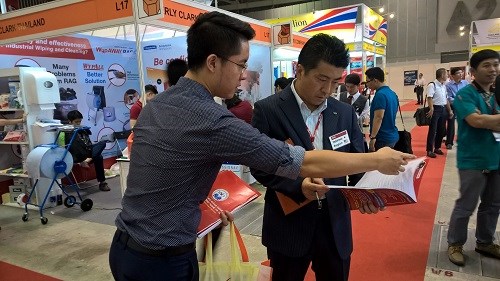 JICA Expert, HaUI and HVCT attends 6 th Vietnam-Japan Exhibition on Supporting Industries organized by JETRO in Ho Chi Minh City