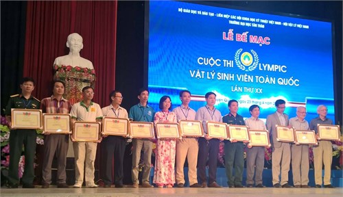 Olympic Vật lý sinh viên toàn quốc năm 2017: Trường Đại học Công nghiệp Hà Nội đạt giải Nhì toàn đoàn