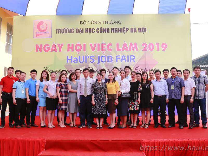 Đại học Công nghiệp Hà Nội tổ chức Ngày hội việc làm với gần 10.000 cơ hội việc làm cho sinh viên