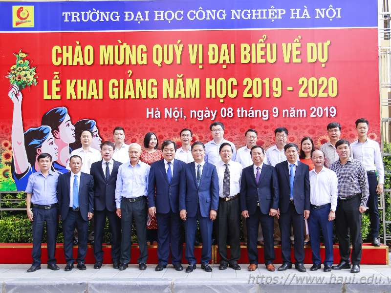 Đại học Công nghiệp Hà Nội tưng bừng khai giảng năm học 2019 - 2020