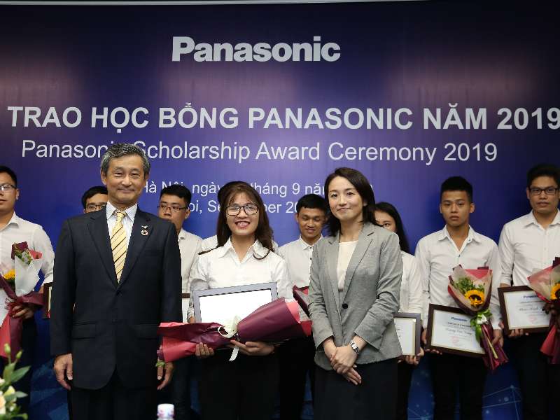 Nữ Sinh viên Đại học Công nghiệp Hà Nội là một trong 15 sinh viên cả nước nhận học bổng Panasonic 2019