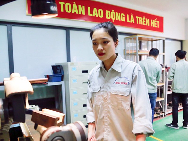 Nữ sinh viên tiêu biểu trong nghiên cứu khoa học