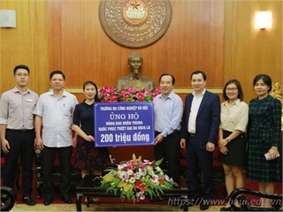 Trường Đại học Công nghiệp Hà Nội ủng hộ 200 triệu cho đồng bào miền Trung khắc phục thiệt hại do mưa lũ