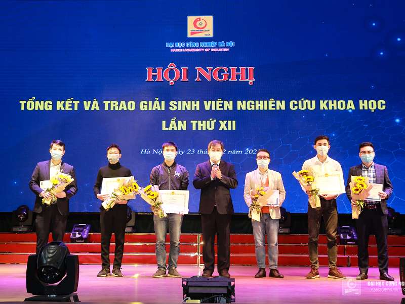 Hội nghị tổng kết và trao giải sinh viên nghiên cứu khoa học lần thứ XII