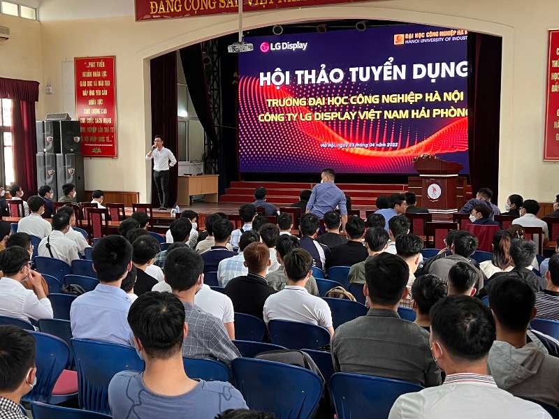 Cơ hội việc làm và tuyển dụng trực tiếp dành cho sinh viên tại Đại học Công nghiệp Hà Nội