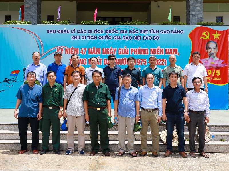 Hội Cựu chiến binh Trường Đại học Công nghiệp Hà Nội thăm lại chiến trường xưa