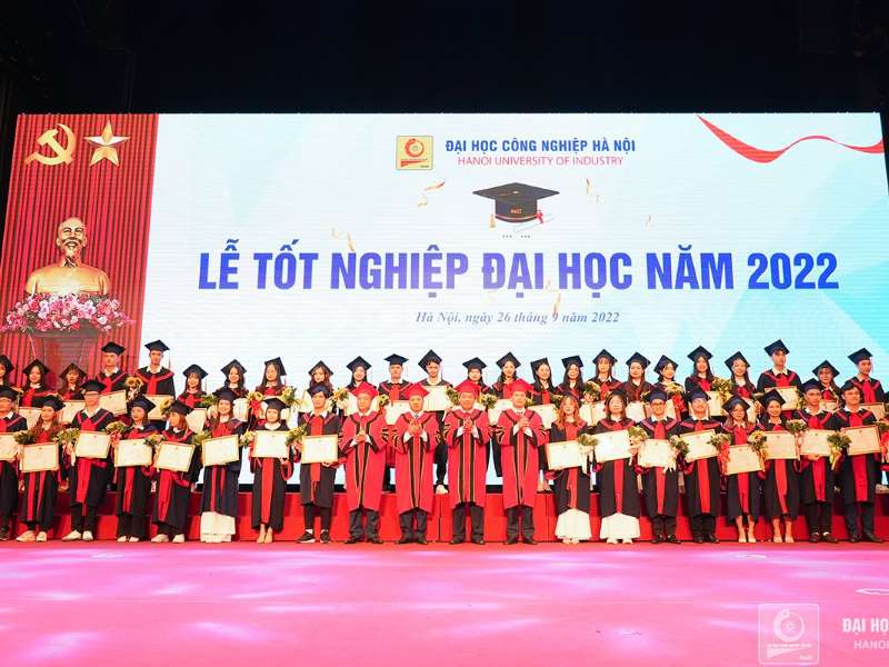 Hơn 5.000 sinh viên Đại học Công nghiệp Hà Nội tốt nghiệp năm 2022