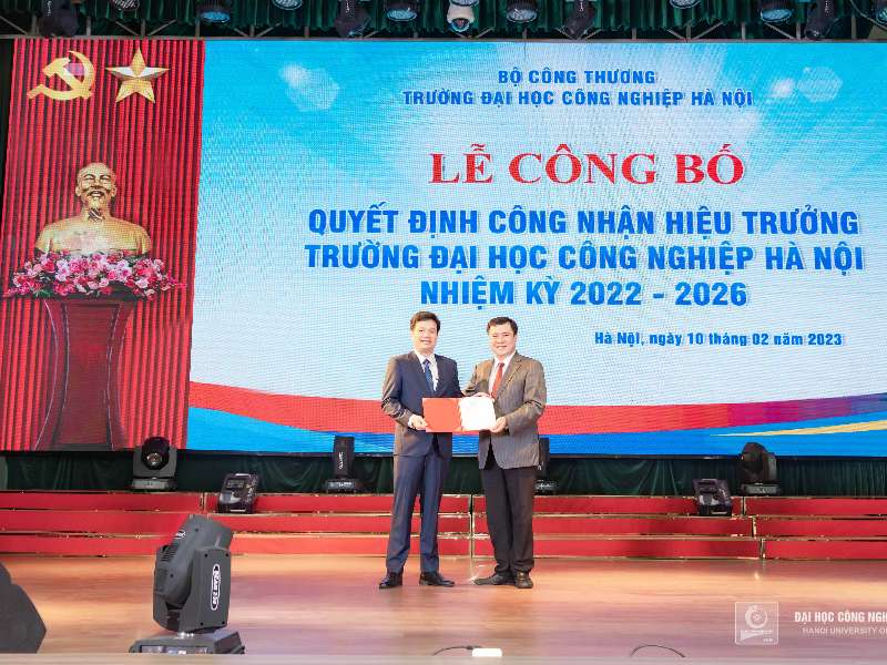 Lễ công bố Quyết định công nhận Hiệu trưởng Trường Đại học Công nghiệp Hà Nội