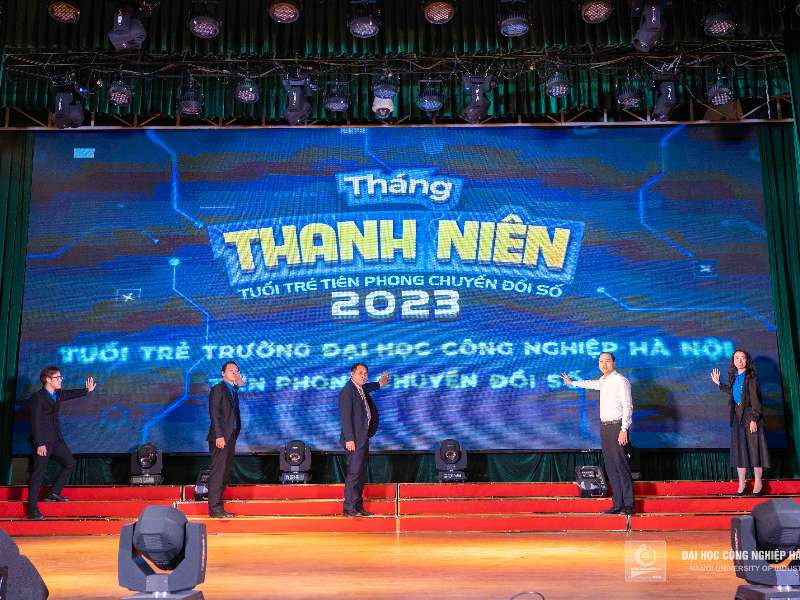 Ra quân tháng thanh niên 2023: Tuổi trẻ tiên phong chuyển đổi số