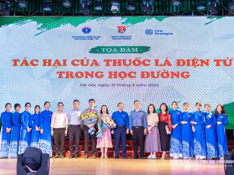 Tuổi trẻ Đại học Công nghiệp Hà Nội nói không với thuốc lá và thuốc lá điện tử