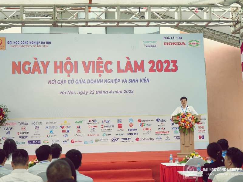 [ Đại biểu Nhân dân] Gần 10.000 sinh viên tham gia Ngày hội việc làm trường ĐH Công nghiệp Hà Nội