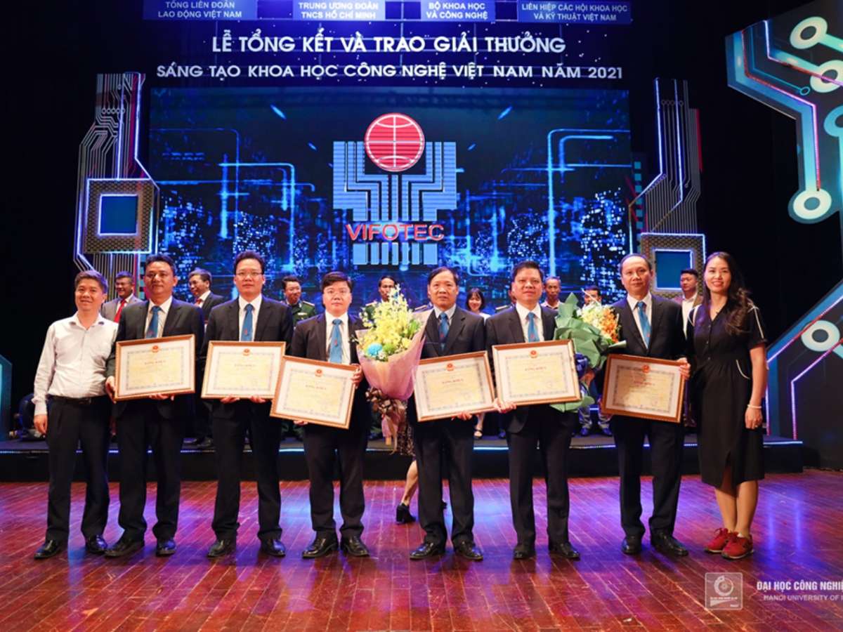 [khcncongthuong.vn] Đại học Công nghiệp Hà Nội: Thúc đẩy phong trào sinh viên nghiên cứu khoa học