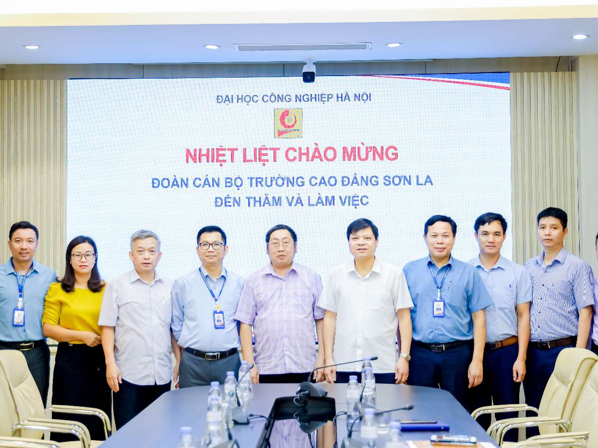 Đại học Công nghiệp Hà Nội tiếp đoàn công tác Trường Cao đẳng Sơn La