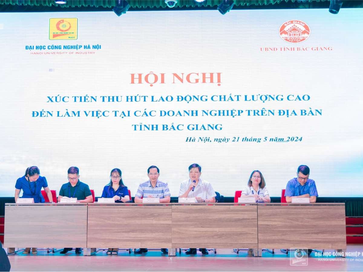 [khcncongthuong] Tăng cường cơ hội, vị trí việc làm cho sinh viên Đại học Công nghiệp Hà Nội