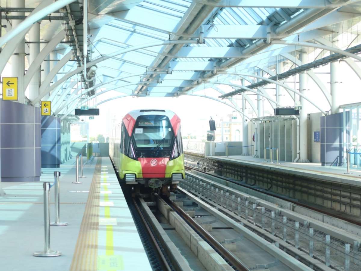 [tuoitrethudo] Người dân háo hức trước ngày tuyến metro Nhổn - Ga Hà Nội vận hành